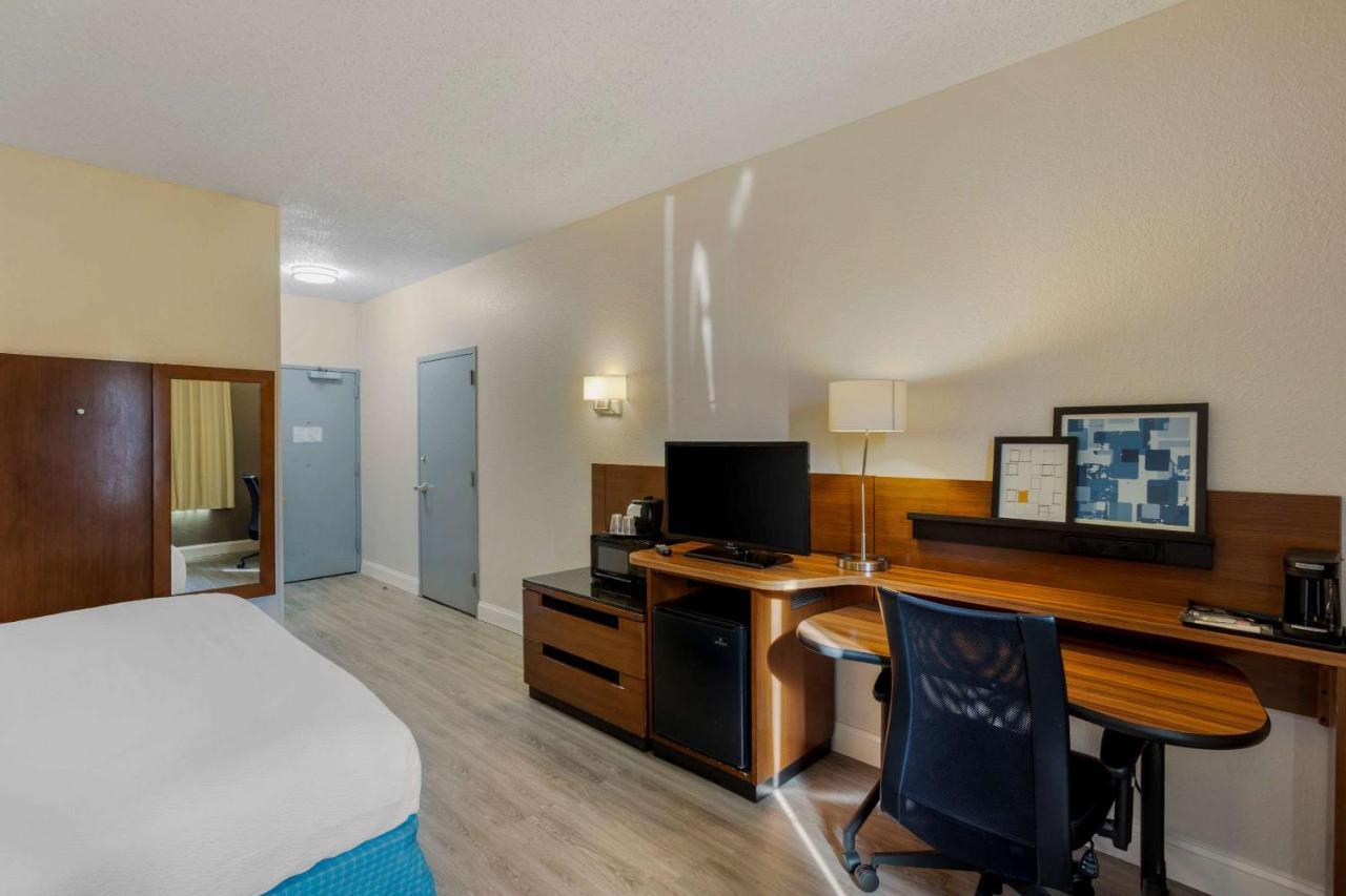 Comfort Inn & Suites Mt Laurel-Philadelphia Mount Laurel Exteriör bild