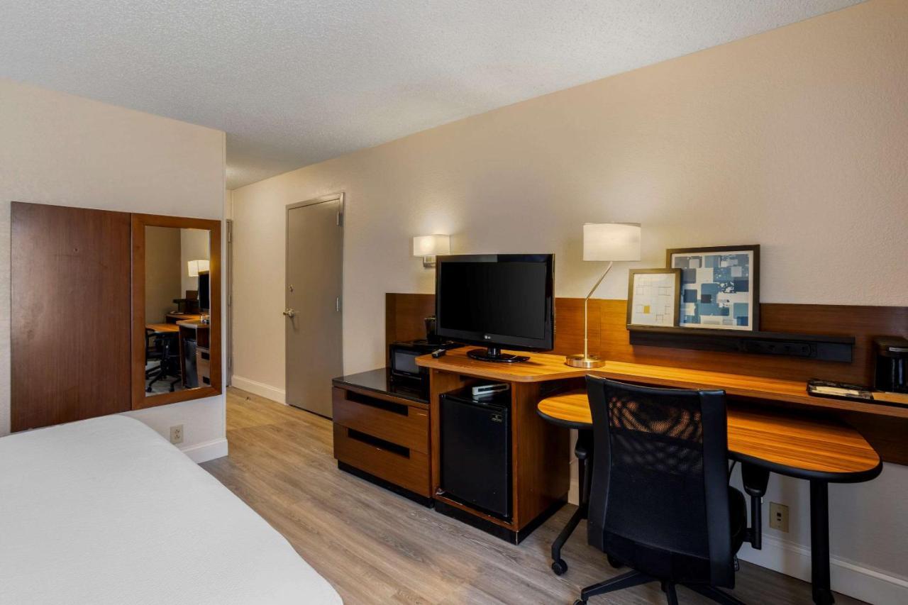 Comfort Inn & Suites Mt Laurel-Philadelphia Mount Laurel Exteriör bild